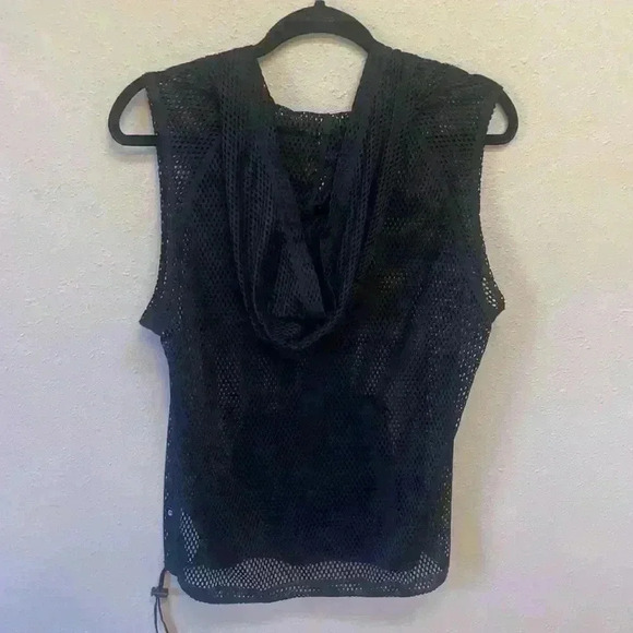 FABLETICS Women’s Hooded Sleeveless Mesh Top - Picture 4 of 6